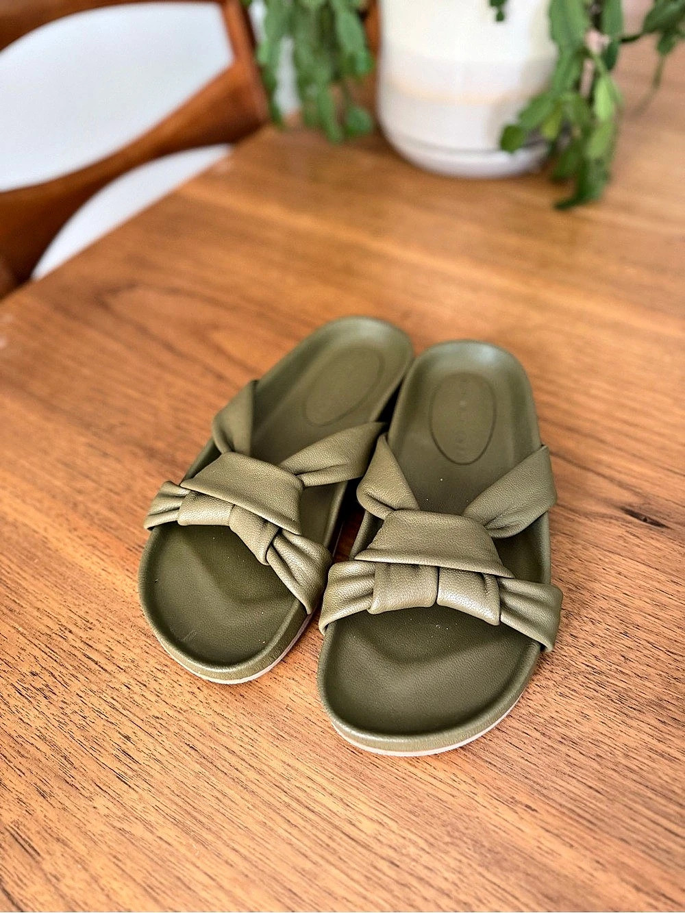 HUMA BLANCO Slide Sandals in Green US 8.5 Like New